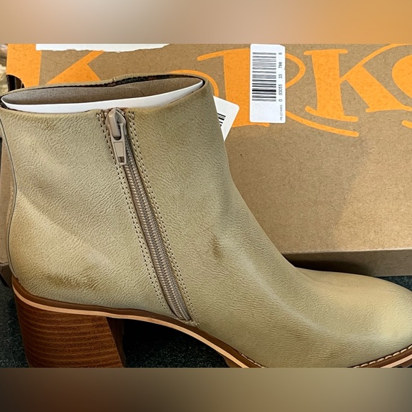 Kork’s women chandler stacked heel booties cream medium - Picture 6 of 6